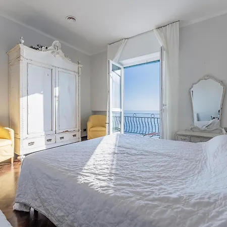 Апартаменты Breath-taking Portofino Promontory Seaview